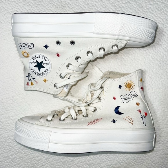 Converse Chuck Taylor All Star Lift Platform ‘It’s Okay To Wonder’ | 8 - Picture 6 of 13